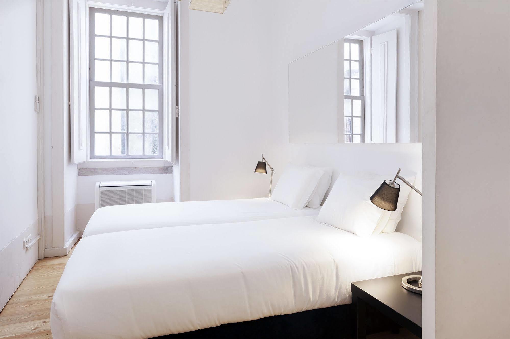 Freedom Serviced Apartments - Cais Do Sodre Lisbon Luaran gambar