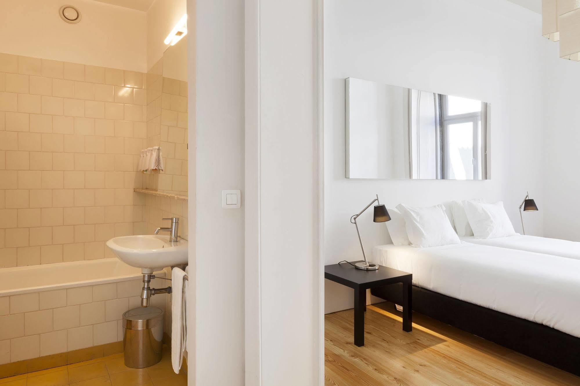 Freedom Serviced Apartments - Cais Do Sodre Lisbon Luaran gambar